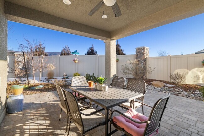 Building Photo - 638 Riverbed Cir