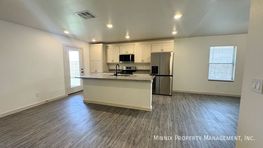 Building Photo - 8005 Date Ave