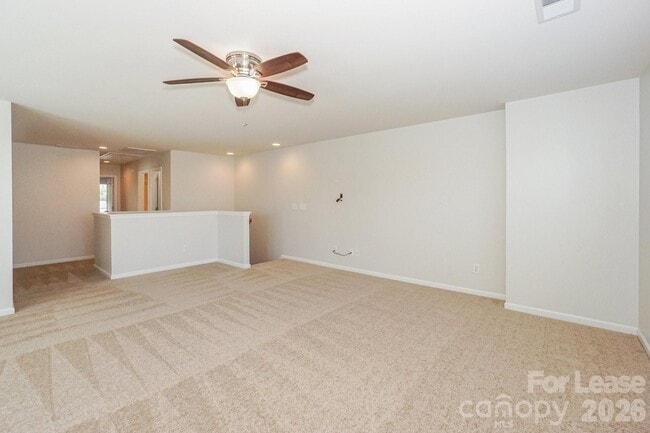 Building Photo - 8273 Viewpoint Lane