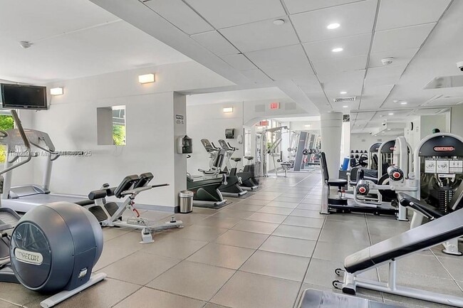 Building Photo - 888 Brickell Key Dr