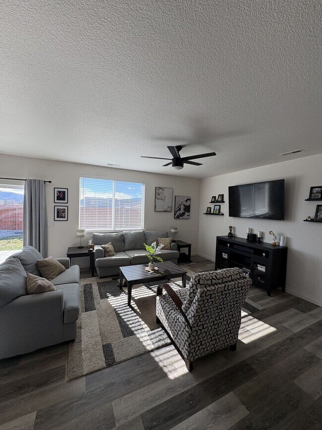 Building Photo - 17824 Davis Mdw Ct