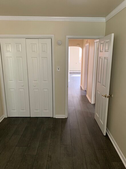Second bedroom - 157 Burmont Rd