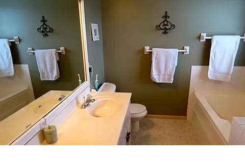 Building Photo - 9120 Trotters Ln