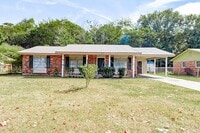 Building Photo - 120 Briarwood Dr