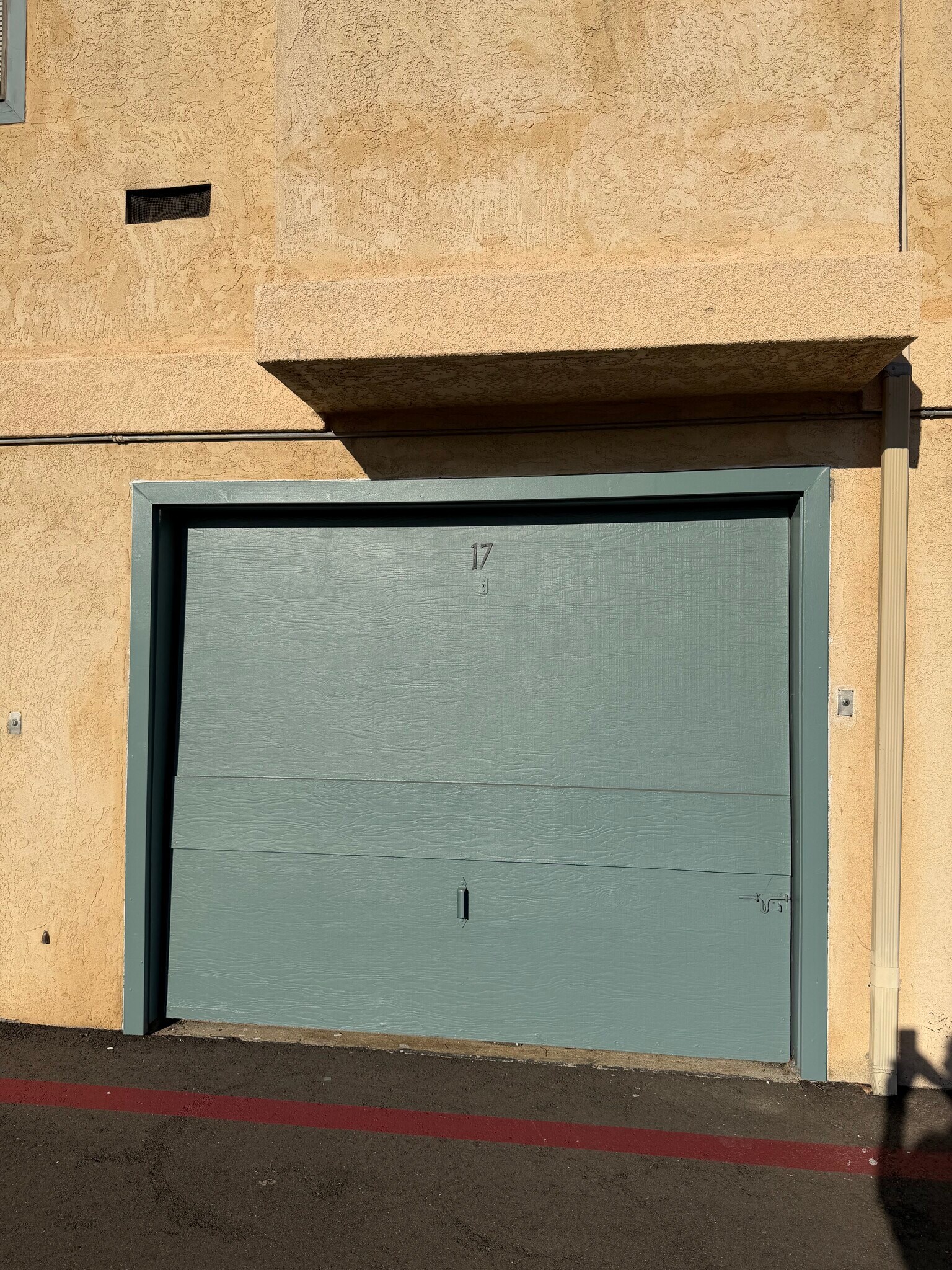 Building Photo - 1084 Baden Ave