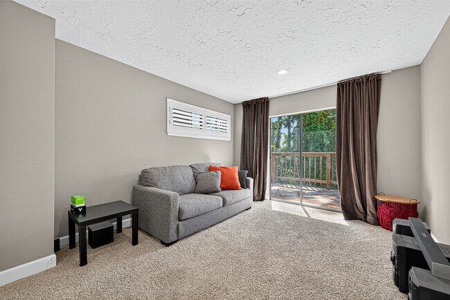 Building Photo - 5815 Green Terrace Ln