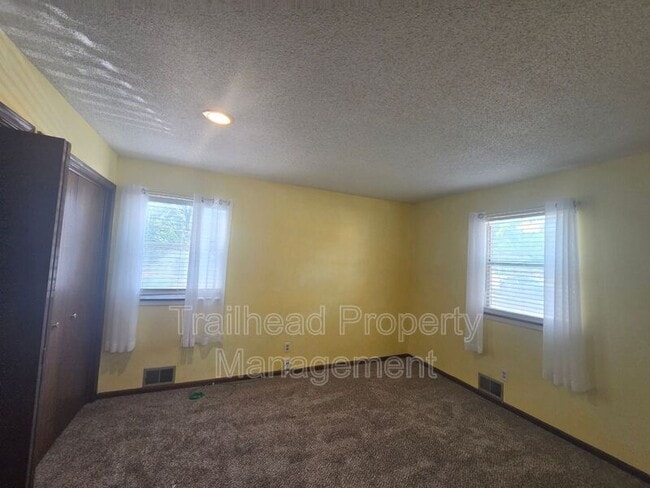 Building Photo - 7140 Crisp Ave