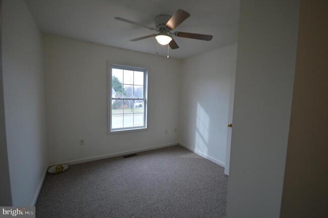 Building Photo - 114 Providence Dr