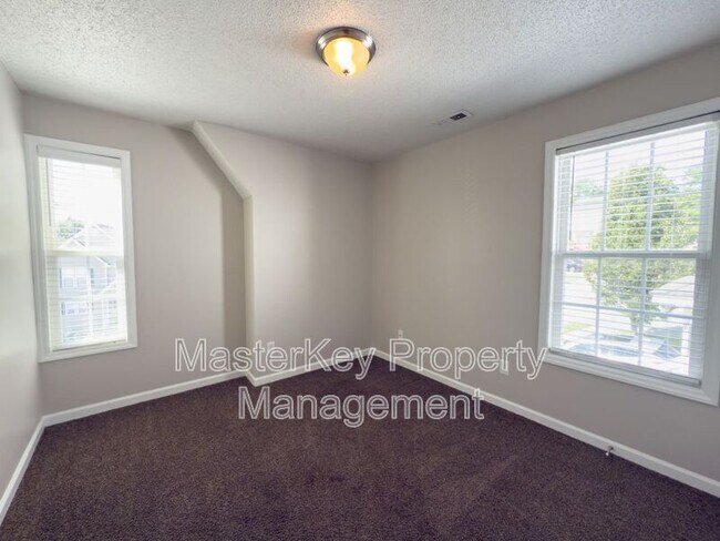 Building Photo - 4421 Windsock Ln