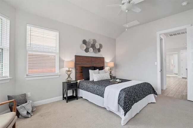 Building Photo - 2404 Burberry Ln