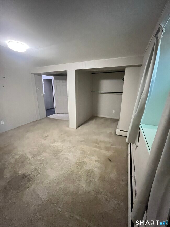 Building Photo - 332 Richmond Rd