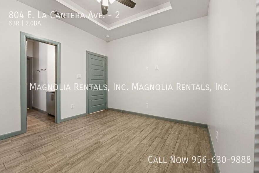 Building Photo - 804 E la Cantera Ave