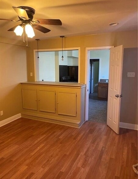 Building Photo - 8927 Hickory St