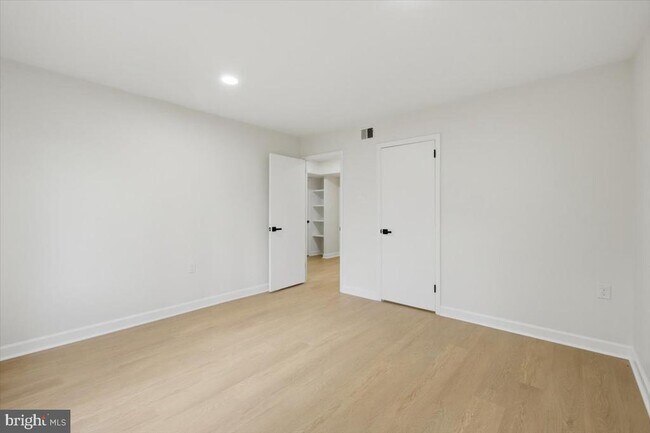 Building Photo - 125 Clubhouse Dr SW