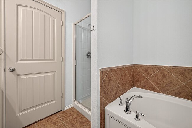 Building Photo - 22023 Westerpine Ln