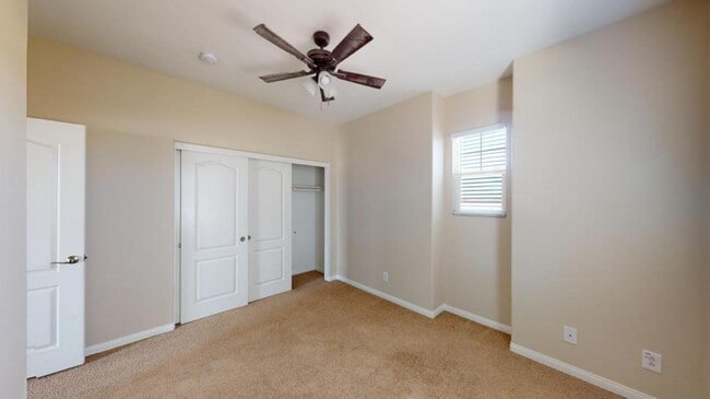 Building Photo - 36425 Fallingstar Pl