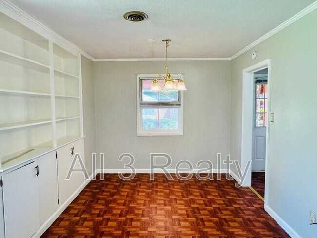 Building Photo - 1311 Marlowe Dr