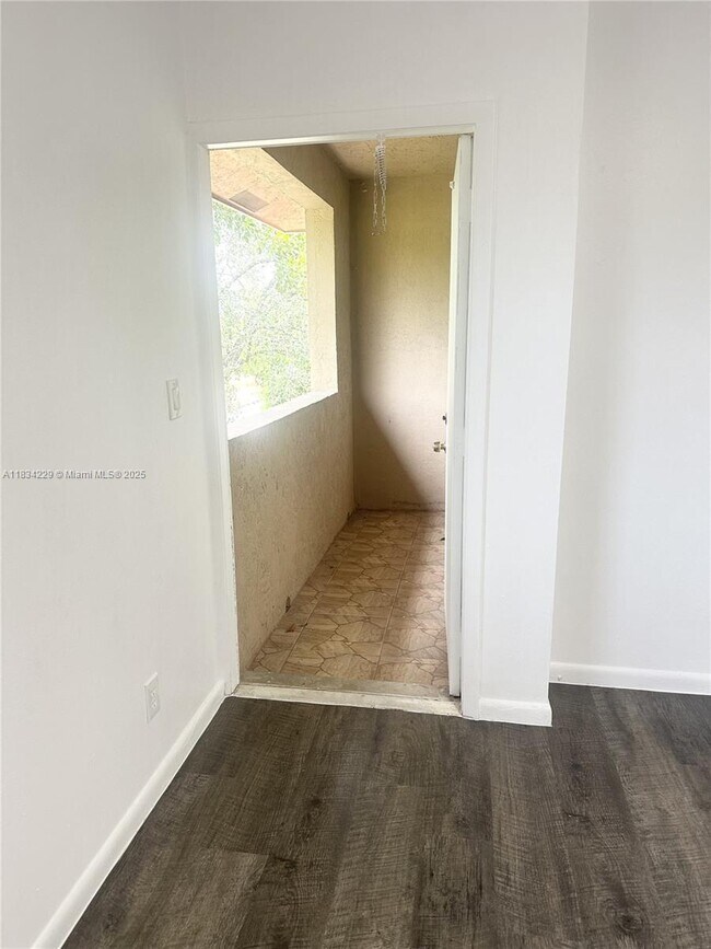 Building Photo - 10875 NW 45th St