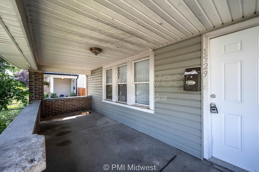 Building Photo - 1529 E Ohio St