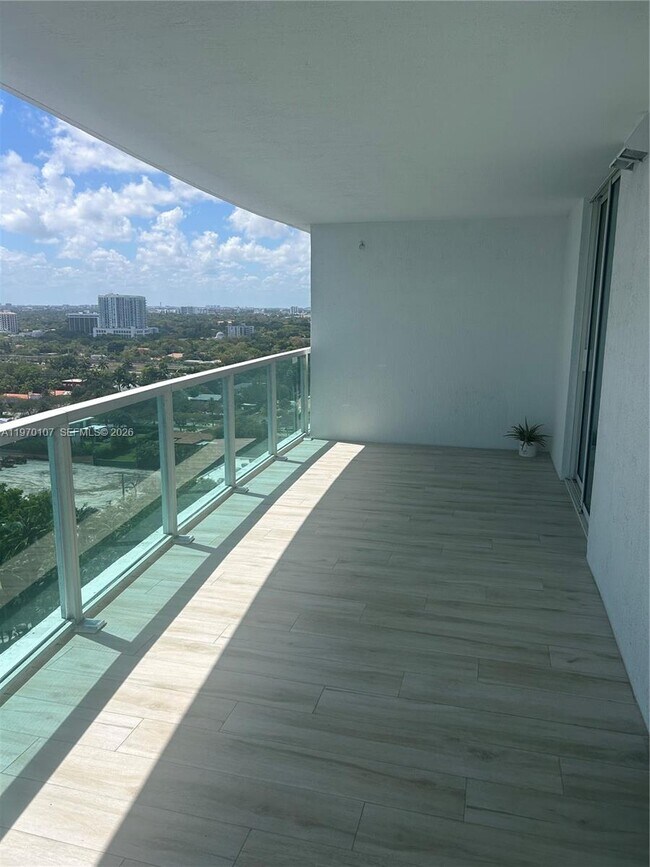Building Photo - 2101 Brickell Ave