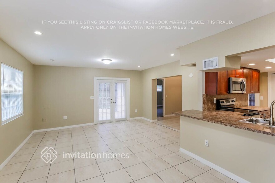 Building Photo - 10851 NW 32nd Ct