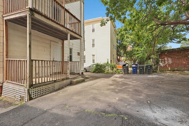 Building Photo - 12 Orange St