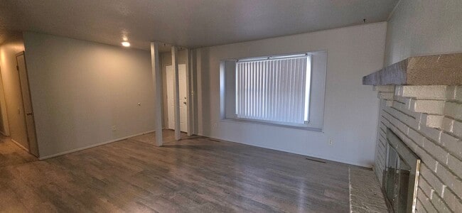 Building Photo - 2545 S Ingram Mill Rd