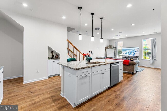 Building Photo - 4520 Reaney Ln