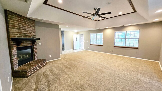 Building Photo - Inviting Home with Bonus Workshop Space!