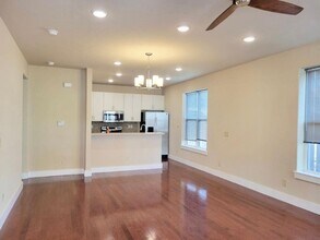 Building Photo - 525 E Kiowa St