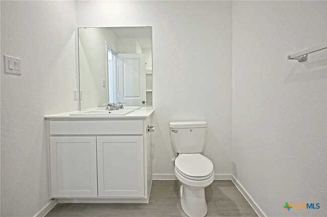 Building Photo - 527 Sarah Wy