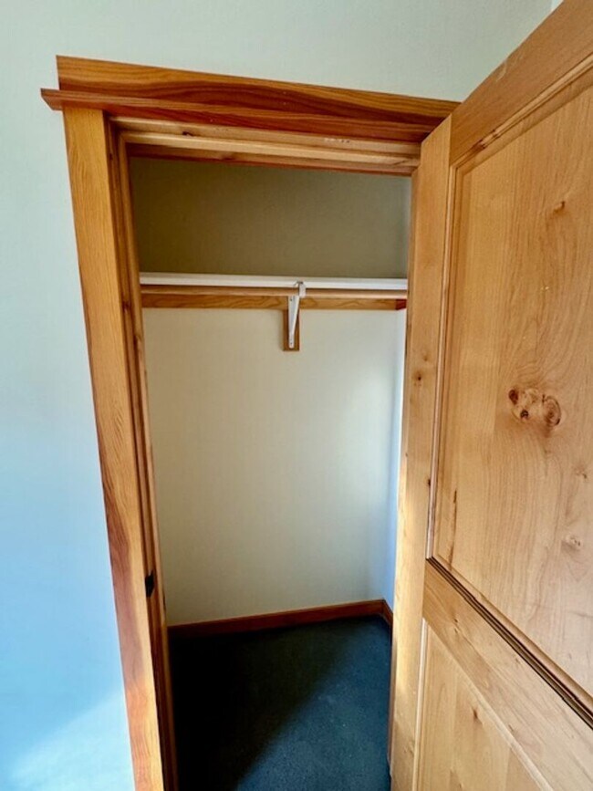 Building Photo - 3-Bedroom, 2-Bathroom Single-Level Home in Bozeman, MT