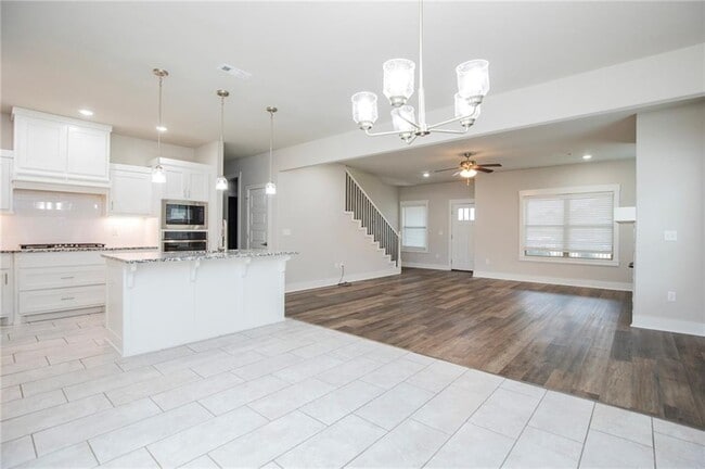 Building Photo - 437 Ramsey St