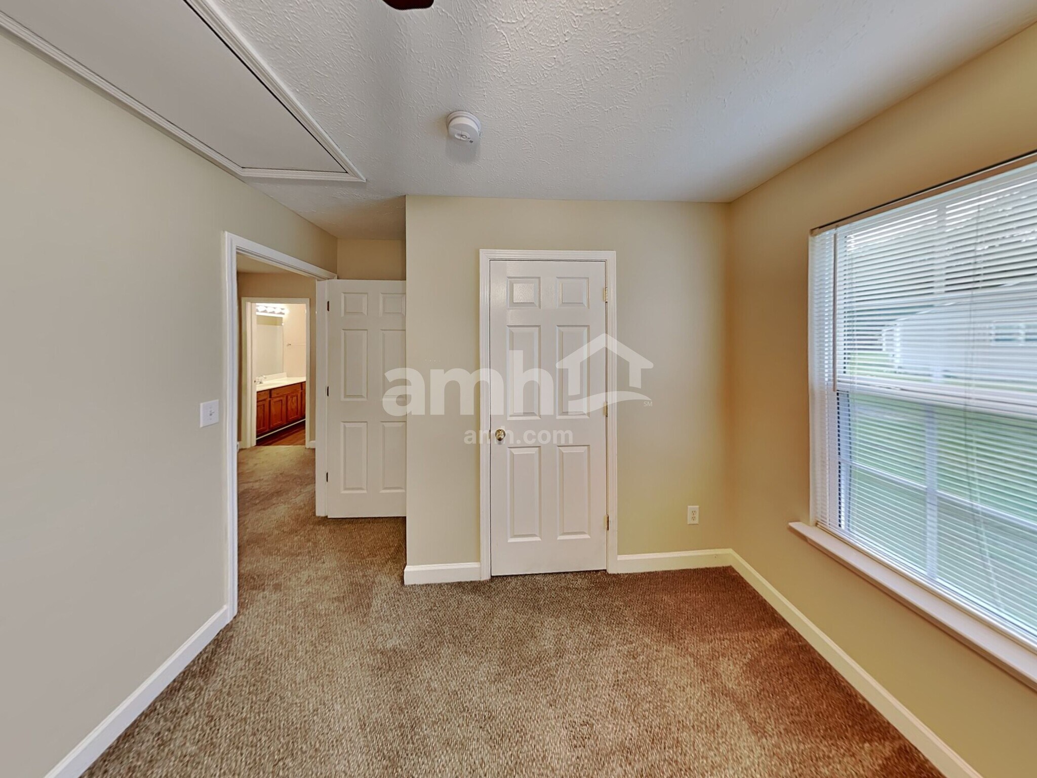 Building Photo - 533 Scotts Creek Trl