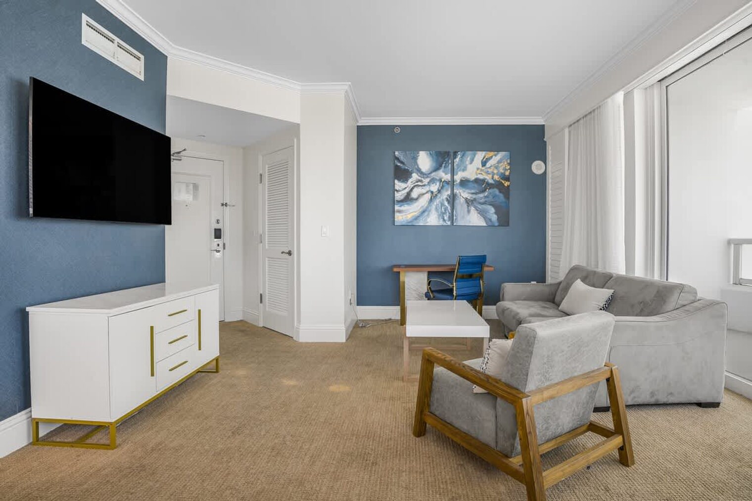 Building Photo - 4401 Collins Ave