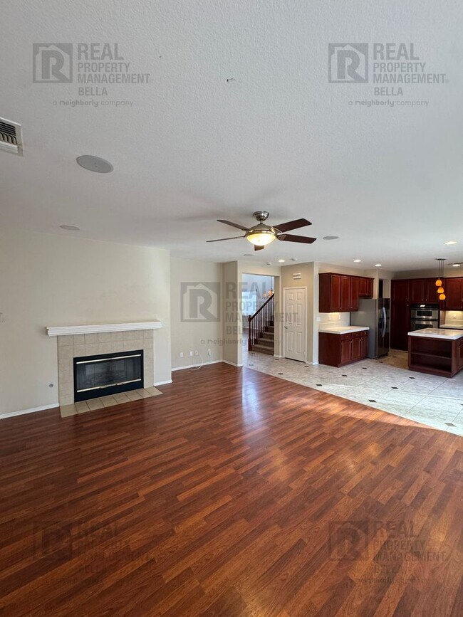 Building Photo - Spacious & Stylish 5-Bed, 3-Bath Home in Prime Murrieta Location