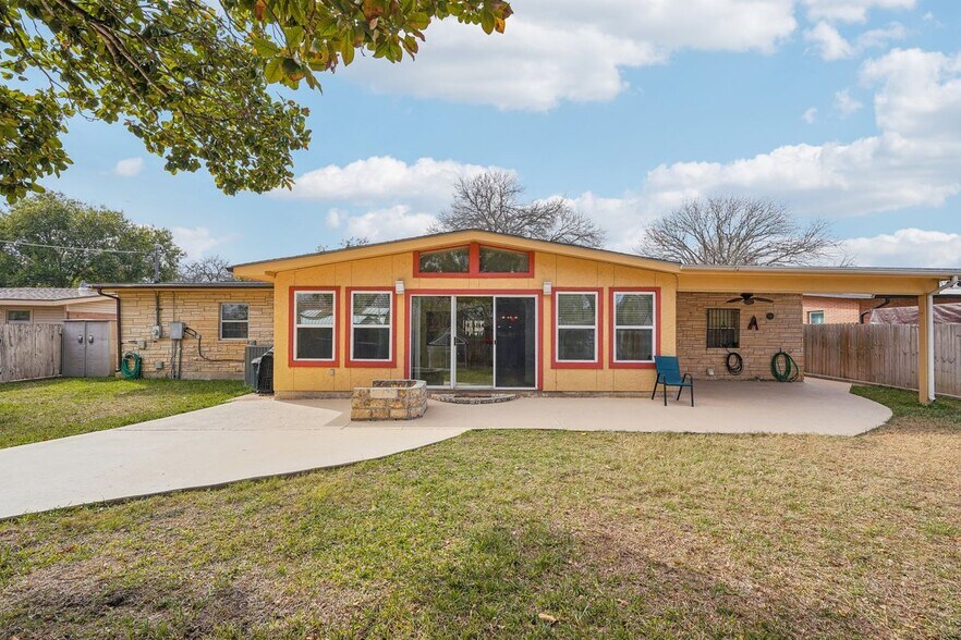 Building Photo - 210 Lemonwood Ave