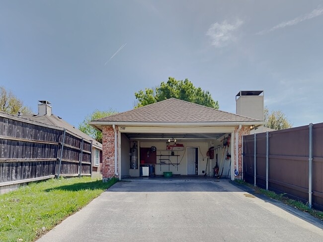 Building Photo - 7581 Lancelot Rd