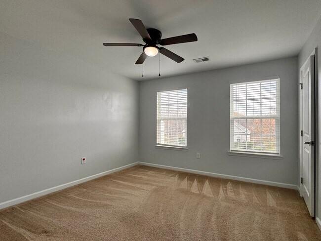 Building Photo - 145 Holly Hill Dr