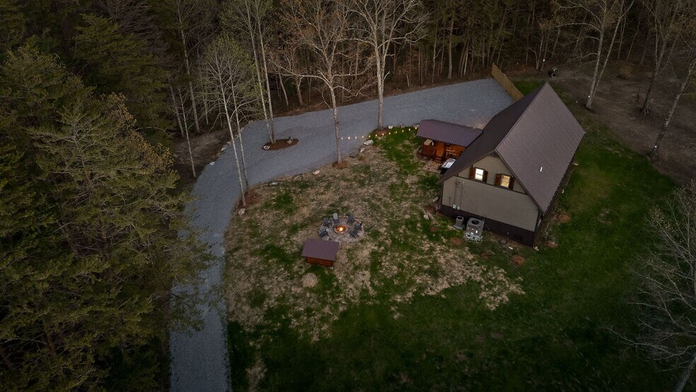 Building Photo - 250 Mt Della Rd