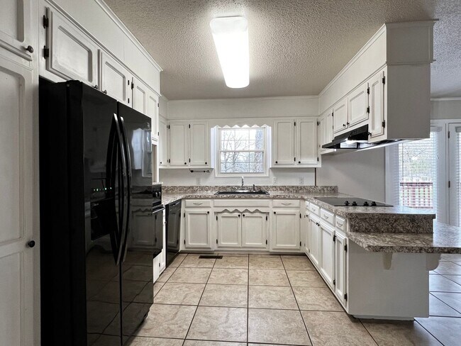 Building Photo - 895 Marion Anderson Rd