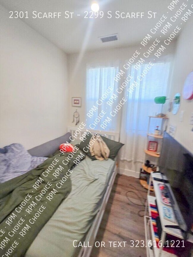 Building Photo - 2301 Scarff St