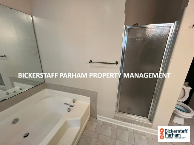 Building Photo - Located in Northern Columbus!