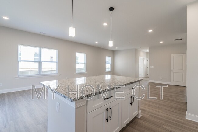 Building Photo - 3642 Trull St