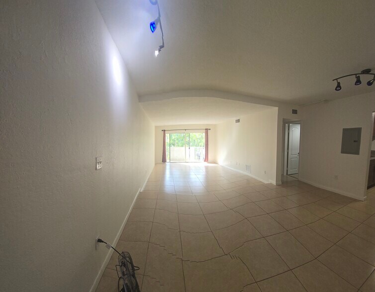 Building Photo - 8950 SW 69th Ct