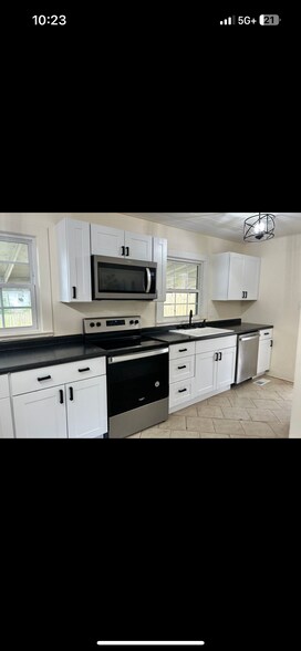 Building Photo - 131 Druid Dr