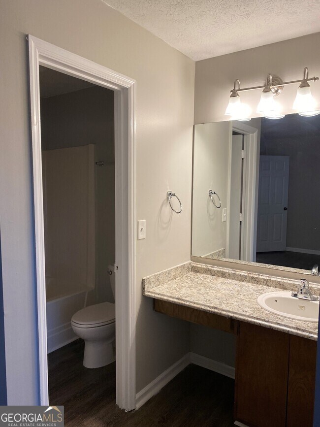 Building Photo - 209 Sheraton Ct