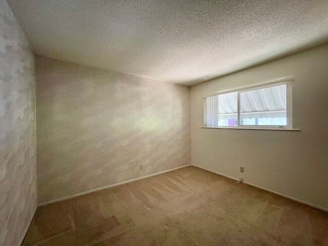 Building Photo - 3063 Linda Vista Ave