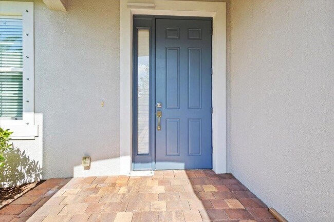 Building Photo - 12133 SW Aventino Dr