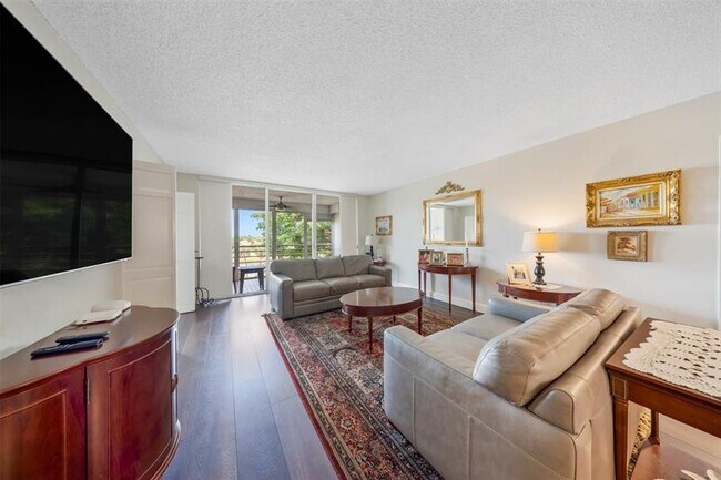 Building Photo - 3960 Oaks Clubhouse Dr